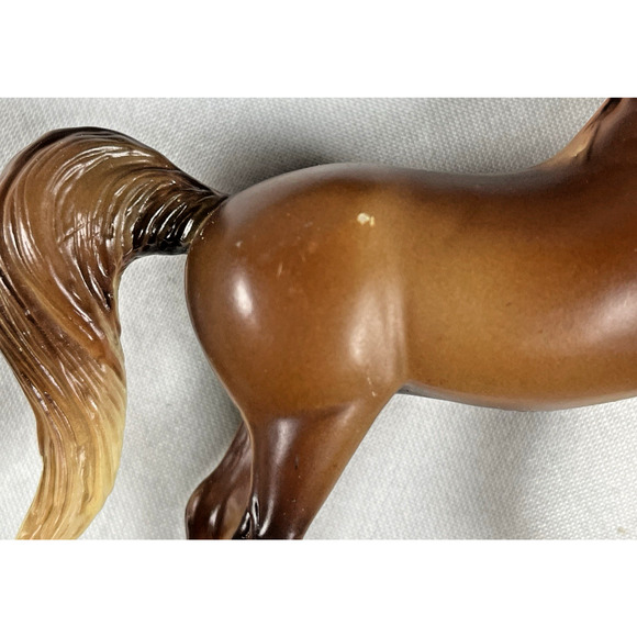 Breyer Horse Lot of 6 Mixed Colors & Sizes | Selle Francis Palomino Mustang - Picture 3 of 13